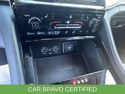 2022 Jeep Grand Cherokee Laredo 4x4