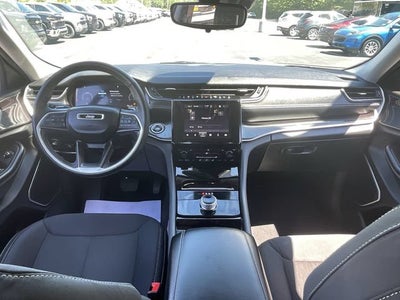 2022 Jeep Grand Cherokee Laredo 4x4