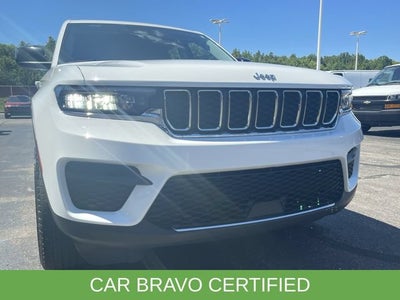 2022 Jeep Grand Cherokee Laredo 4x4