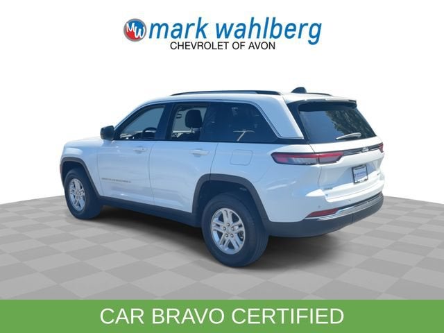 2022 Jeep Grand Cherokee Laredo 4x4