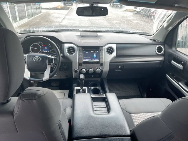 2017 Toyota Tundra SR5 5.7L V8