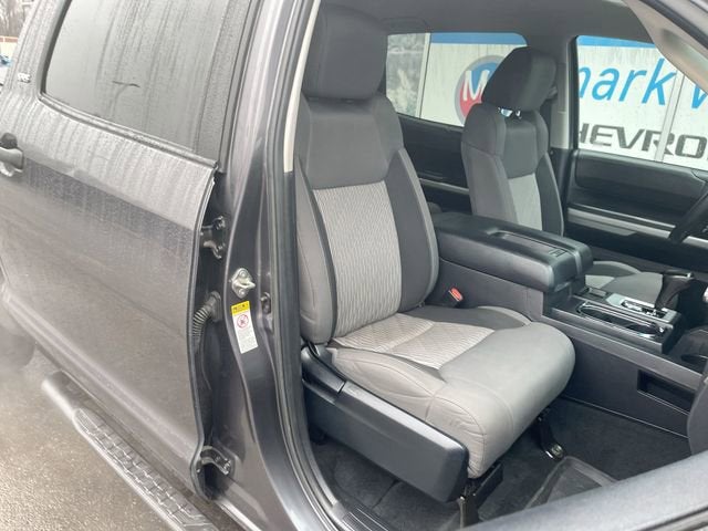 2017 Toyota Tundra SR5 5.7L V8