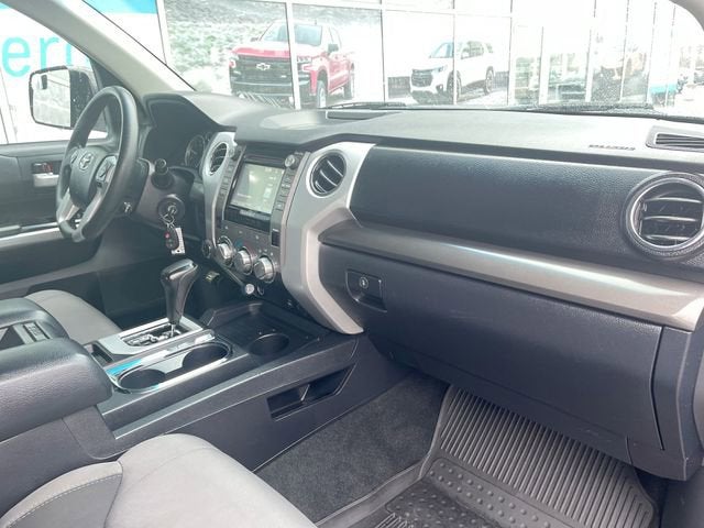 2017 Toyota Tundra SR5 5.7L V8