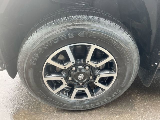 2017 Toyota Tundra SR5 5.7L V8