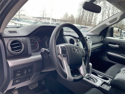 2017 Toyota Tundra SR5 5.7L V8