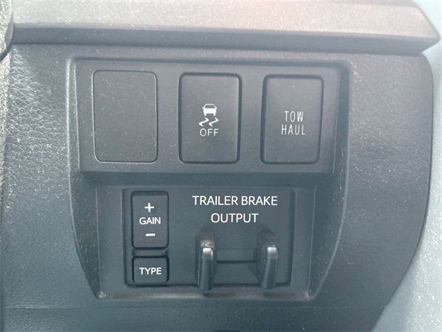 2017 Toyota Tundra SR5 5.7L V8