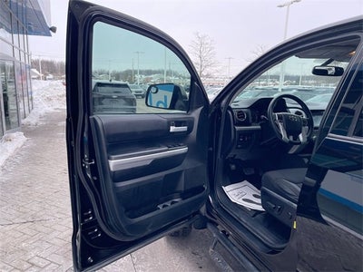 2017 Toyota Tundra SR5 5.7L V8