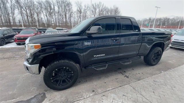 2017 Toyota Tundra SR5 5.7L V8