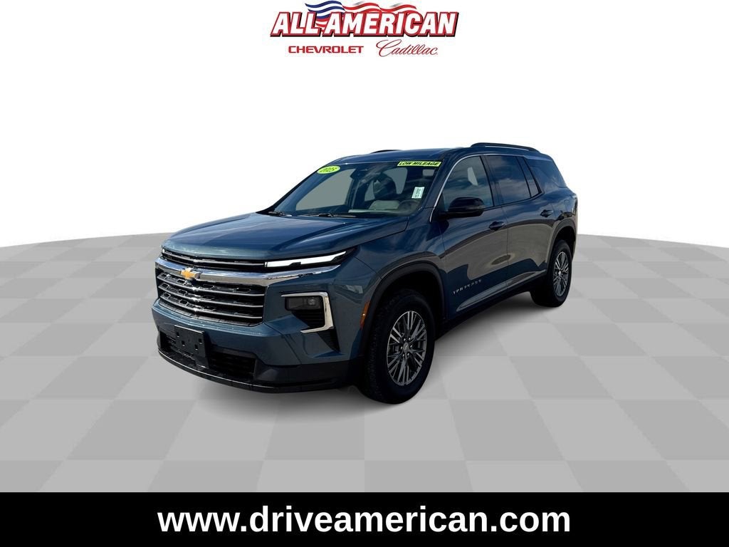 2025 Chevrolet Traverse LT