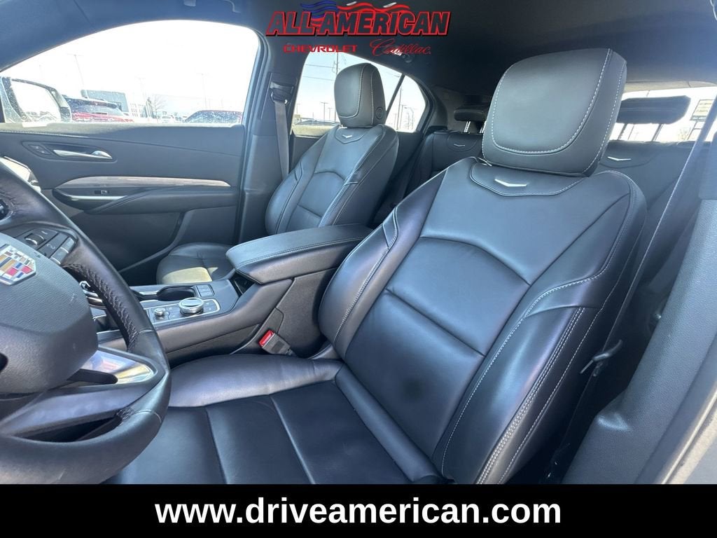 2025 Cadillac XT4 Premium Luxury