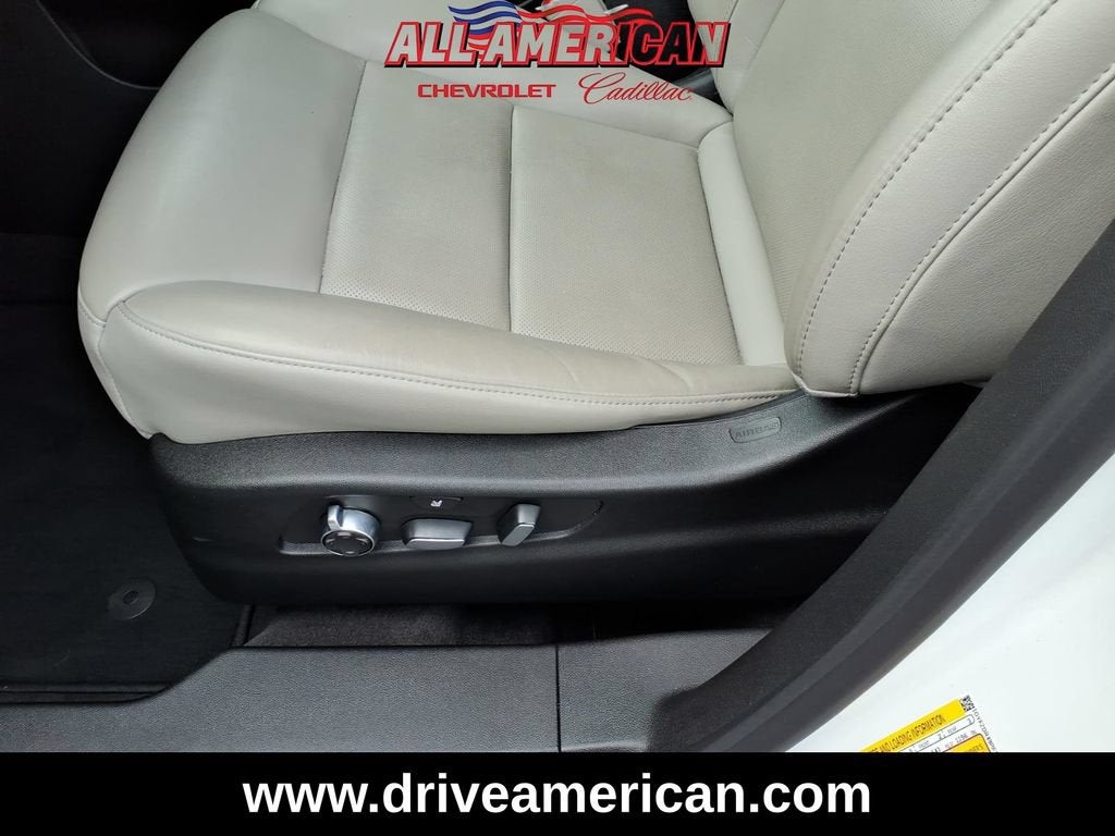 2023 Cadillac XT4 AWD Premium Luxury