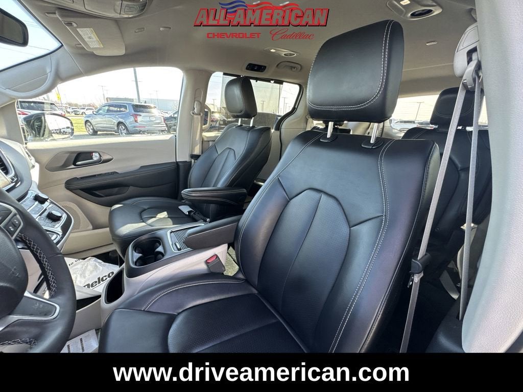 2024 Chrysler Pacifica Touring L