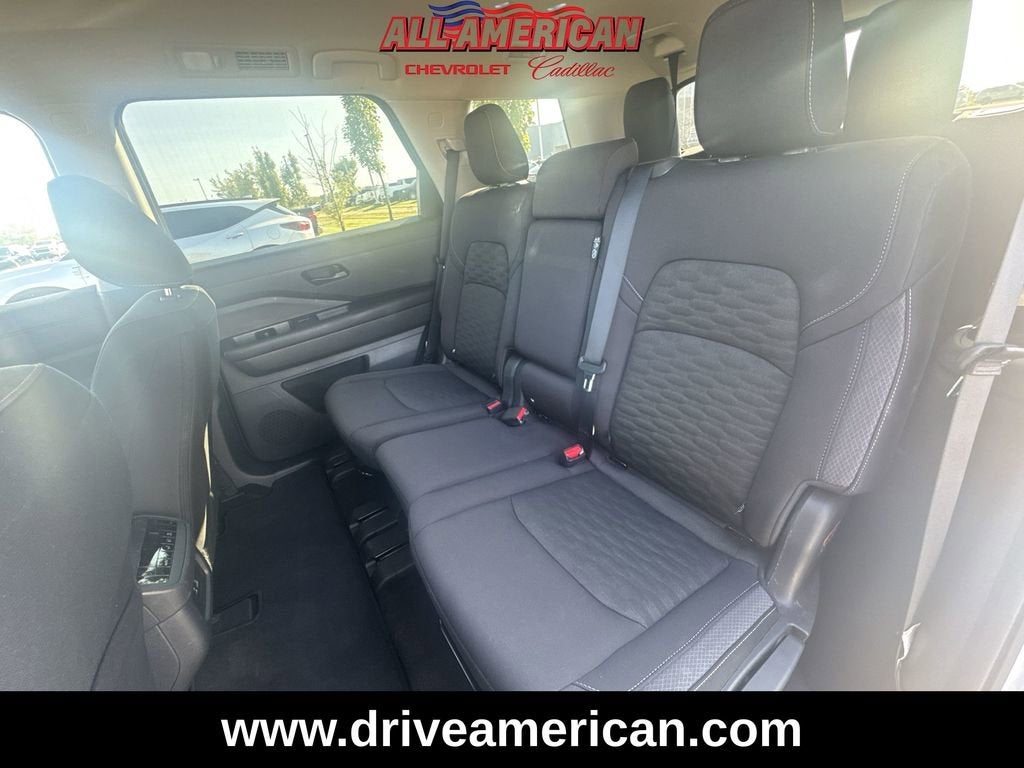 2024 Nissan Pathfinder SV