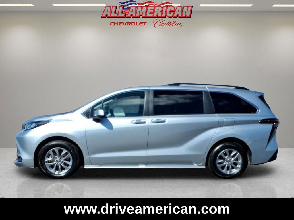 2025 Toyota Sienna XLE