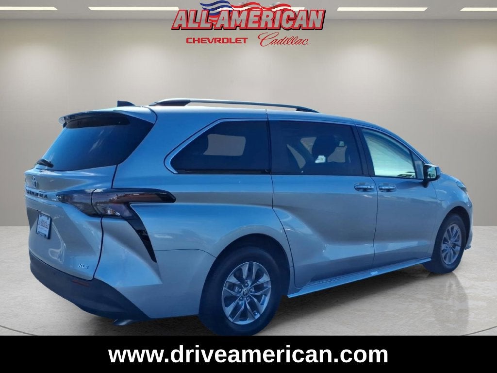 2025 Toyota Sienna XLE