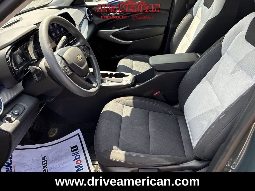 2025 Chevrolet Trax LS