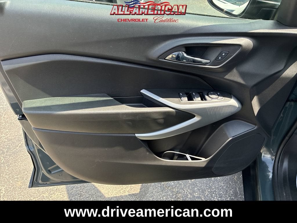 2025 Chevrolet Trax LS