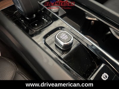 2024 Volvo XC60 Plus Dark Theme