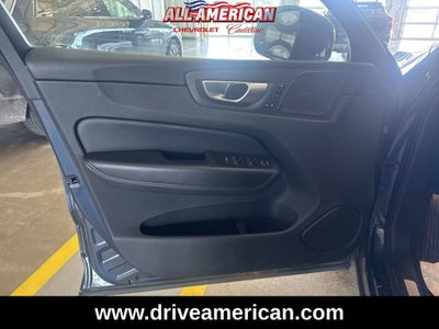 2024 Volvo XC60 Plus Dark Theme