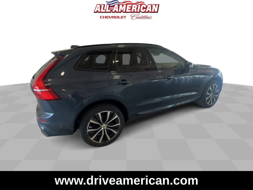2024 Volvo XC60 Plus Dark Theme