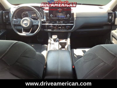 2024 Nissan Pathfinder SV