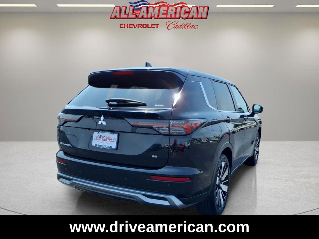 2025 Mitsubishi Outlander SE