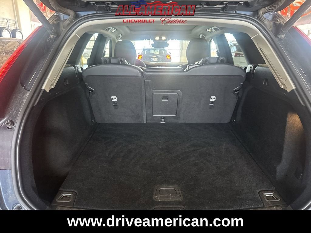 2024 Volvo XC60 Plus Dark Theme