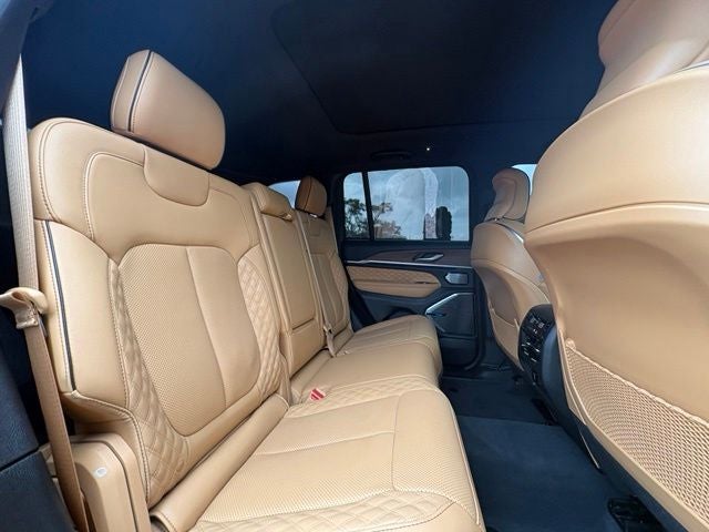 2023 Jeep Grand Cherokee Summit 4x4