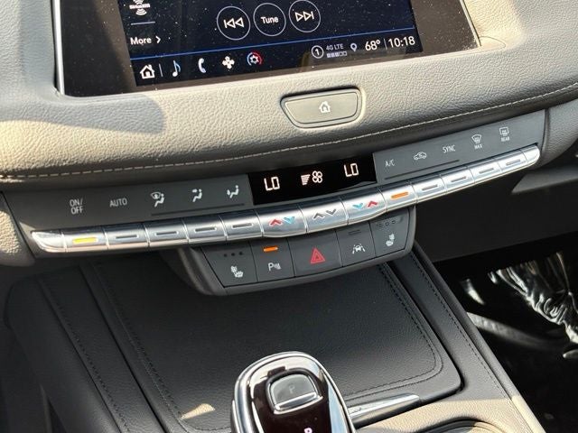 2023 Cadillac XT4 AWD Premium Luxury