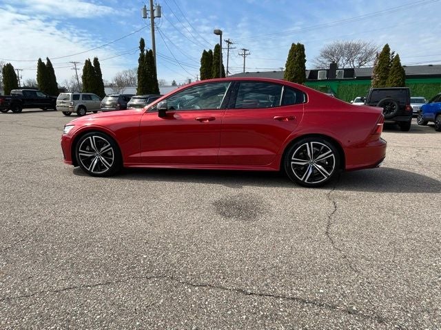 2019 Volvo S60 T6 R-Design