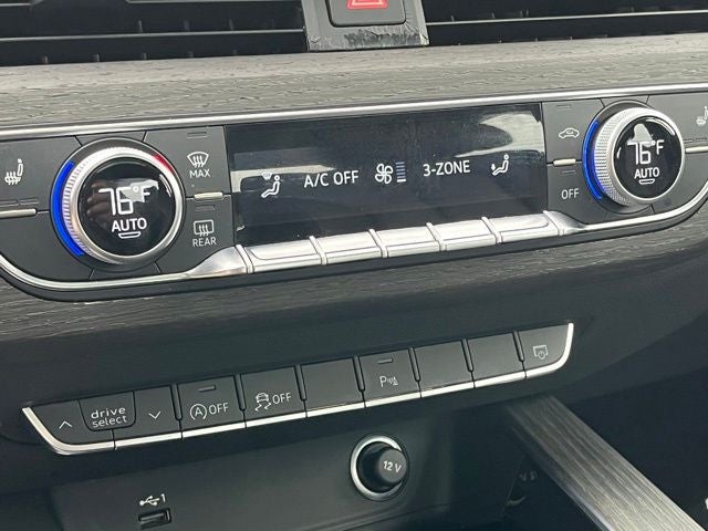 2023 Audi A4 Premium Plus 45 TFSI S line quattro S tronic