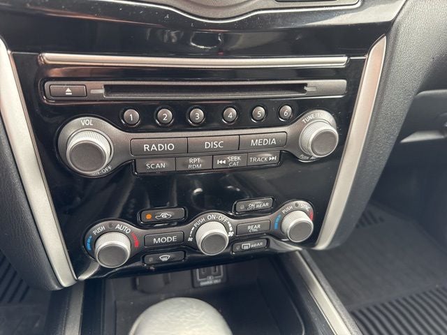 2019 Nissan Pathfinder SV