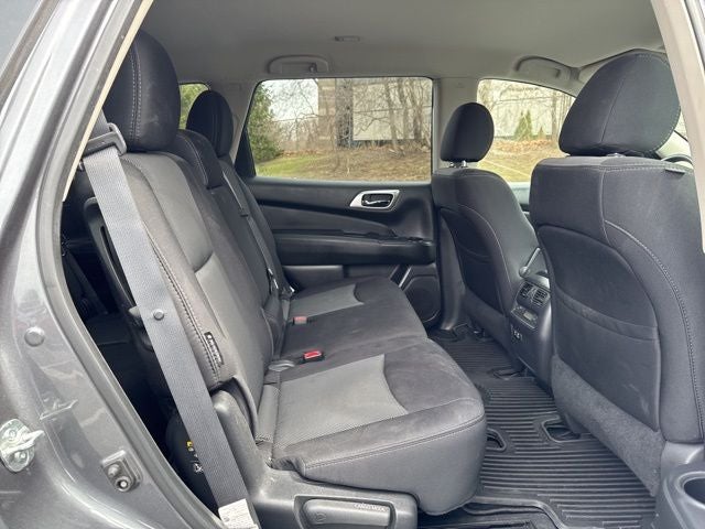 2019 Nissan Pathfinder SV