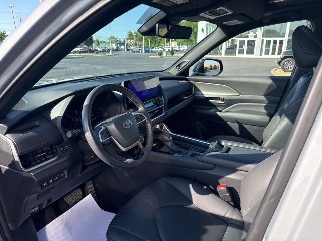 2025 Toyota Grand Highlander Hybrid Nightshade Edition