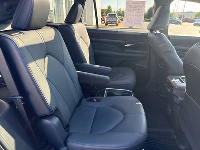 2025 Toyota Grand Highlander Hybrid Nightshade Edition