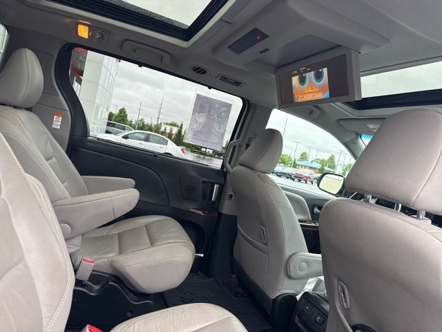 2017 Toyota Sienna Limited Premium 7 Passenger