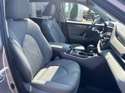 2025 Toyota Highlander Platinum