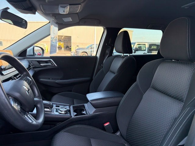 2022 Mitsubishi Outlander ES