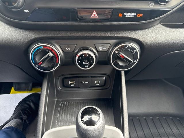 2025 Hyundai Venue SE
