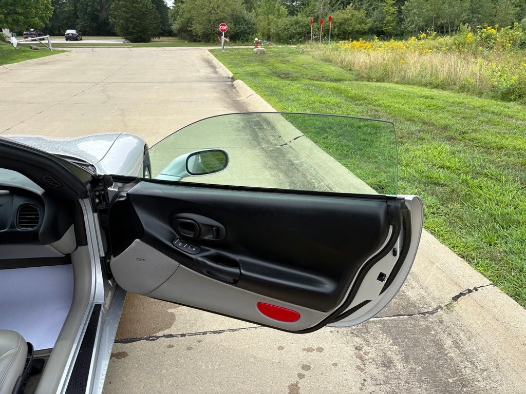 2001 Chevrolet Corvette Base