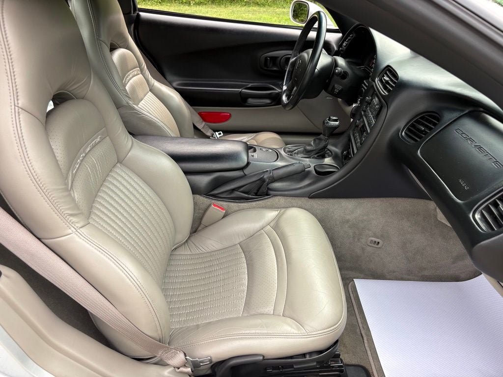 2001 Chevrolet Corvette Base