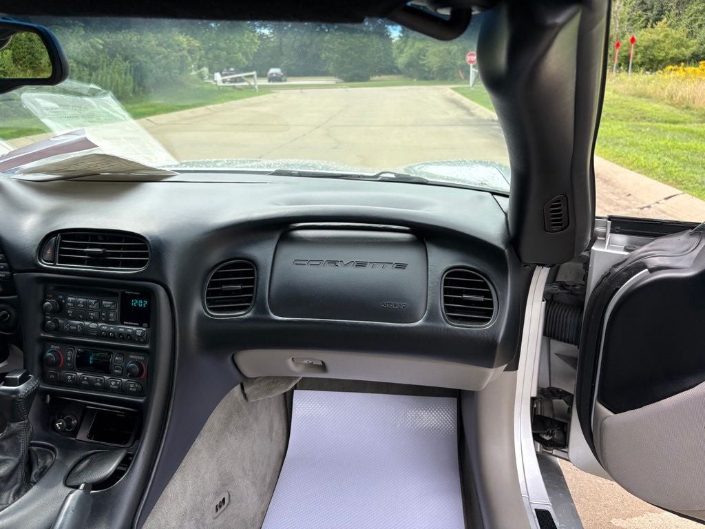 2001 Chevrolet Corvette Base