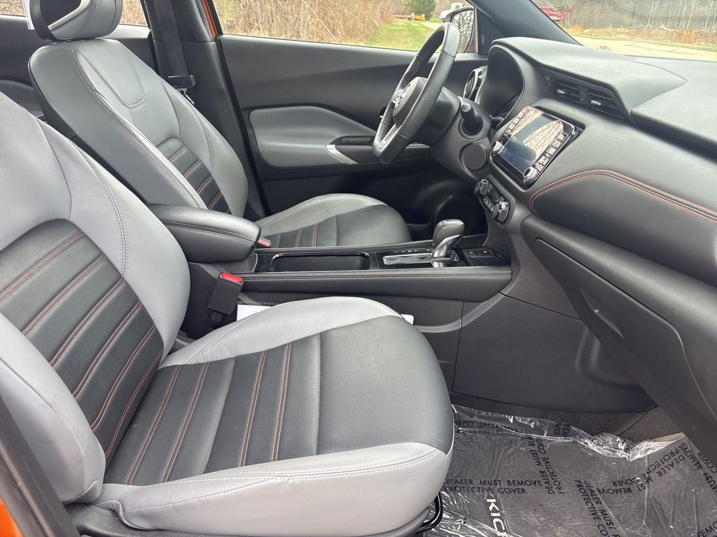 2023 Nissan Kicks SR