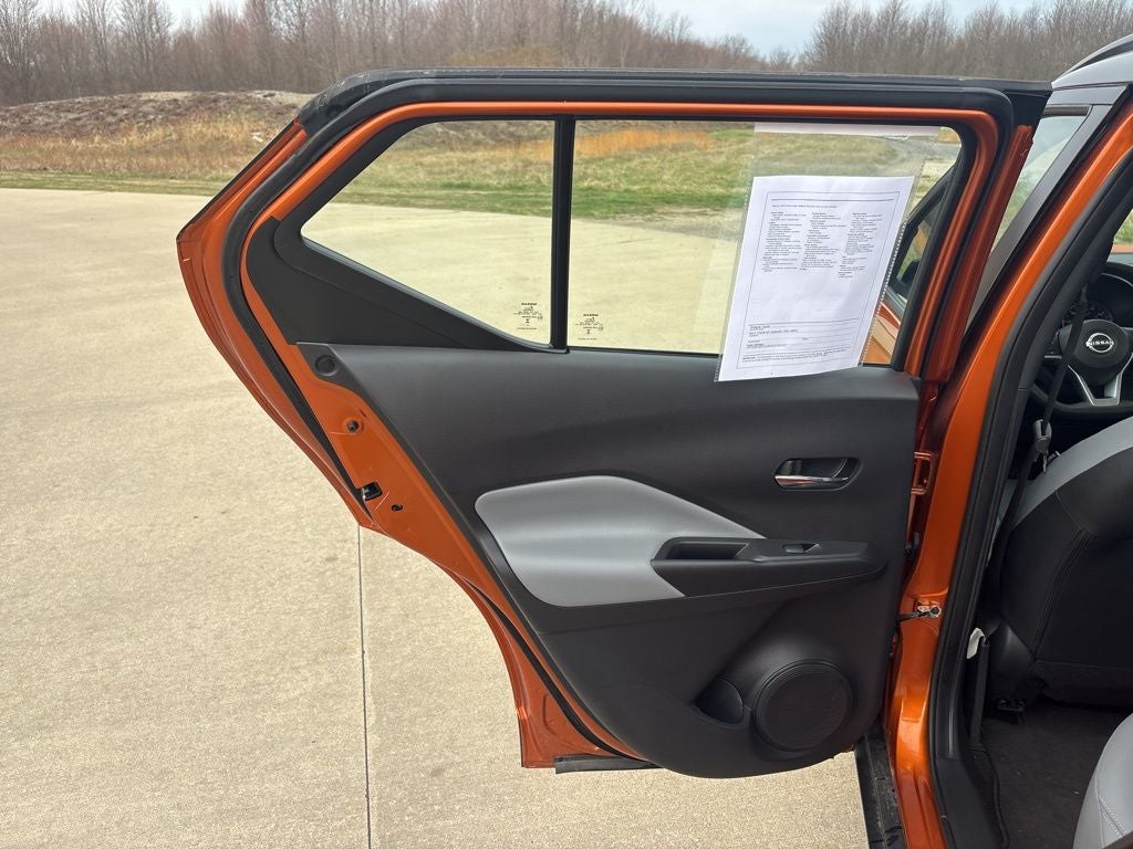 2023 Nissan Kicks SR