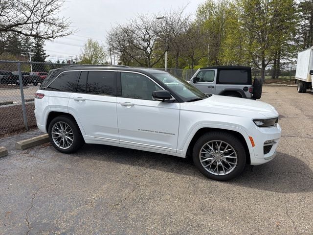 2025 Jeep Grand Cherokee Summit