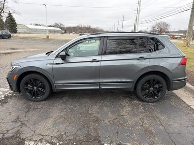 2022 Volkswagen Tiguan 2.0T SE R-Line Black