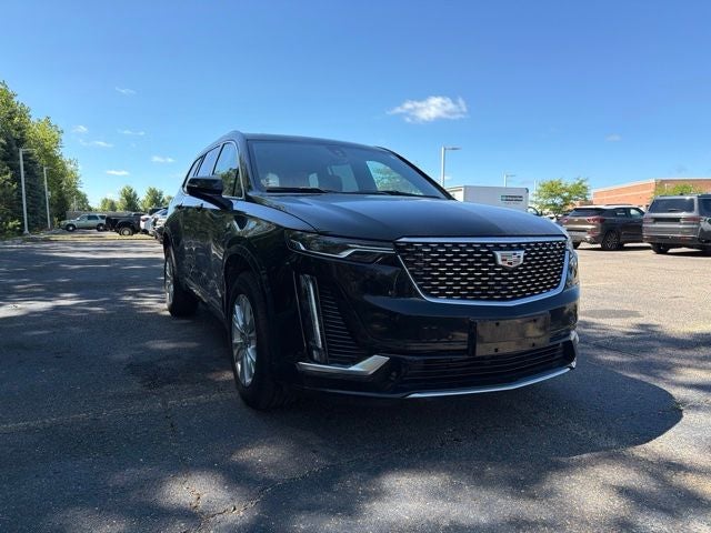 2025 Cadillac XT6 Luxury