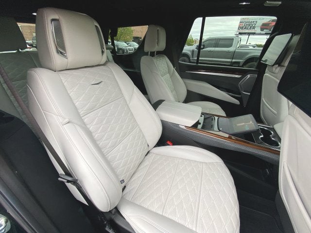 2025 Cadillac Escalade Sport Platinum