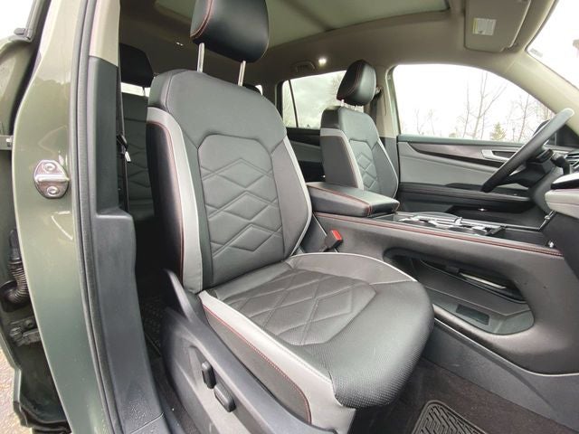 2024 Volkswagen Atlas 2.0T Peak Edition SEL