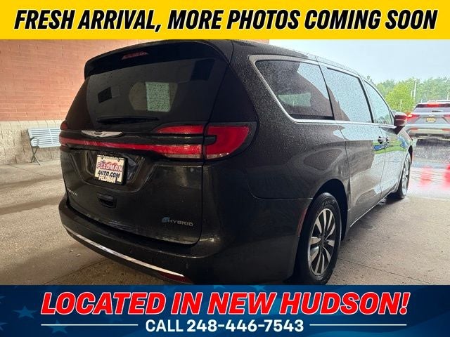 2023 Chrysler Pacifica Hybrid Touring L